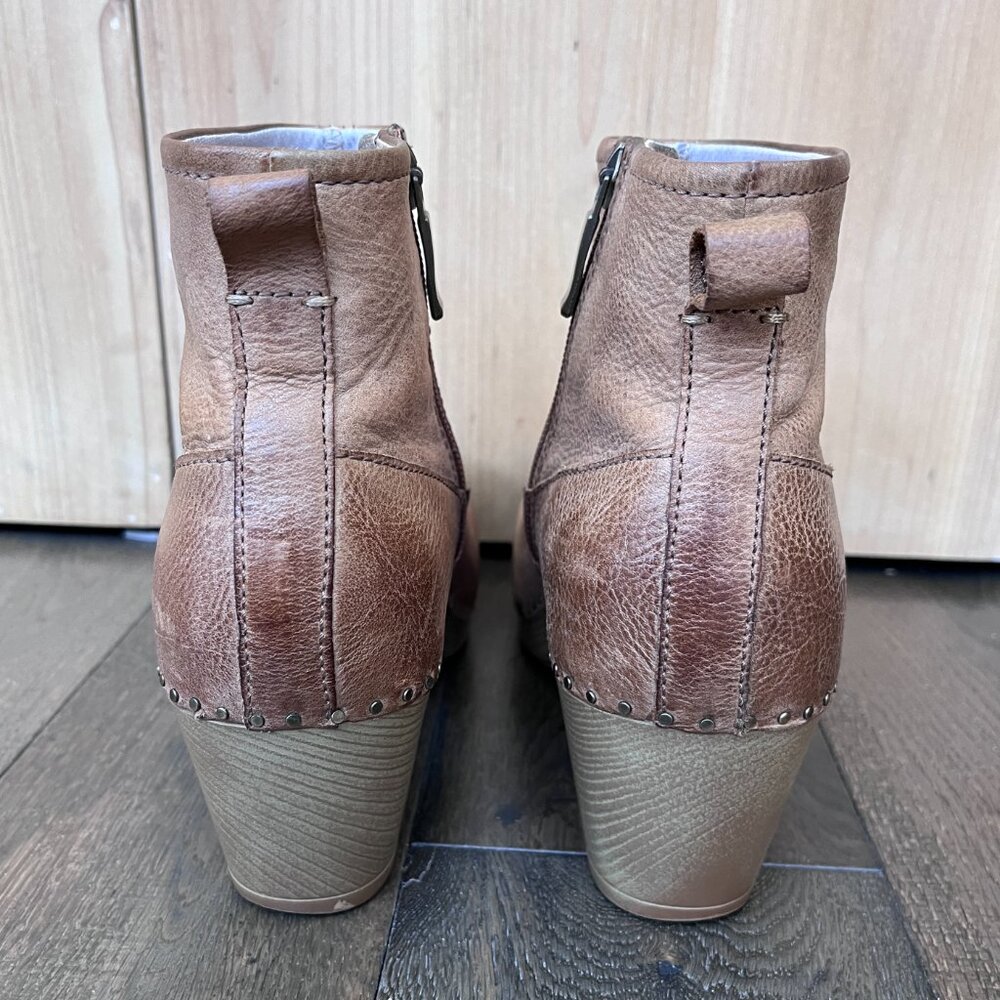 Dansko Sarah Boots Tan Milled Burnished Leather Ankle Booties Size 39 Size Zip - Picture 6 of 8